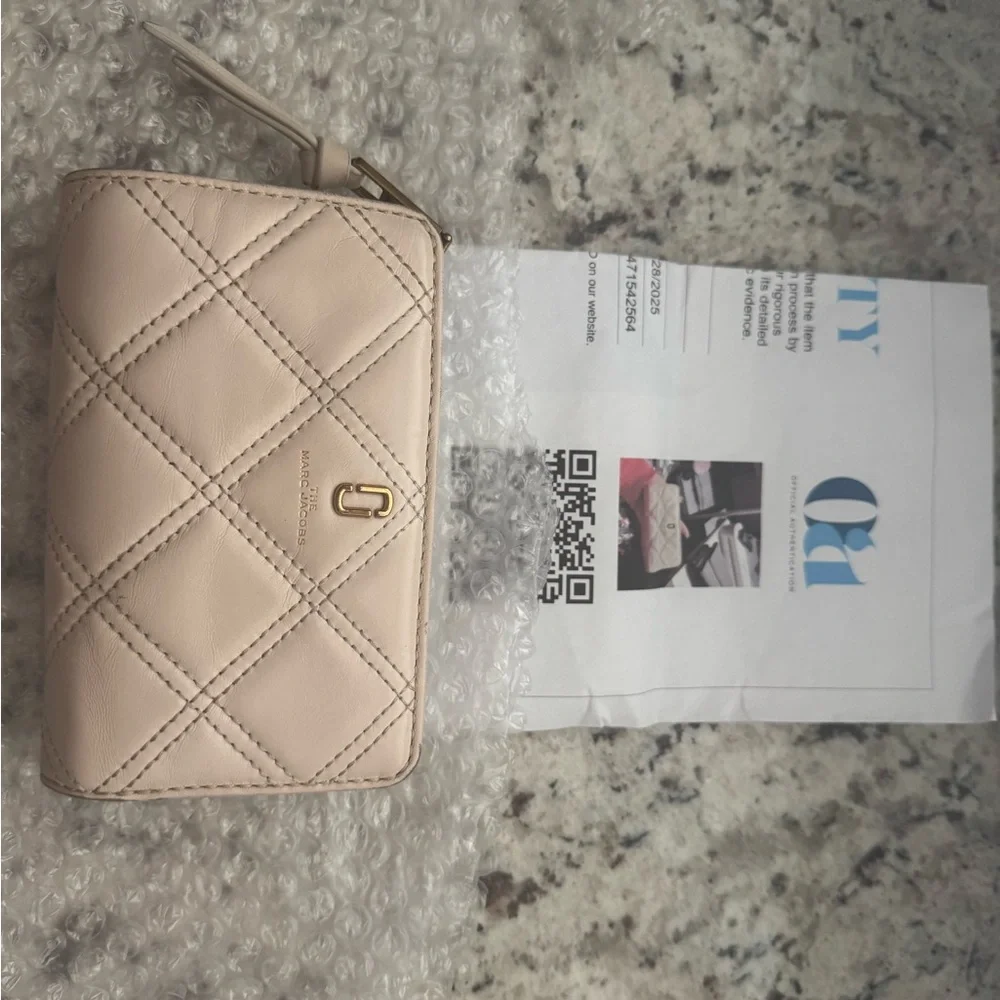 Marc Jacobs Cream Quilted Wallet with COA